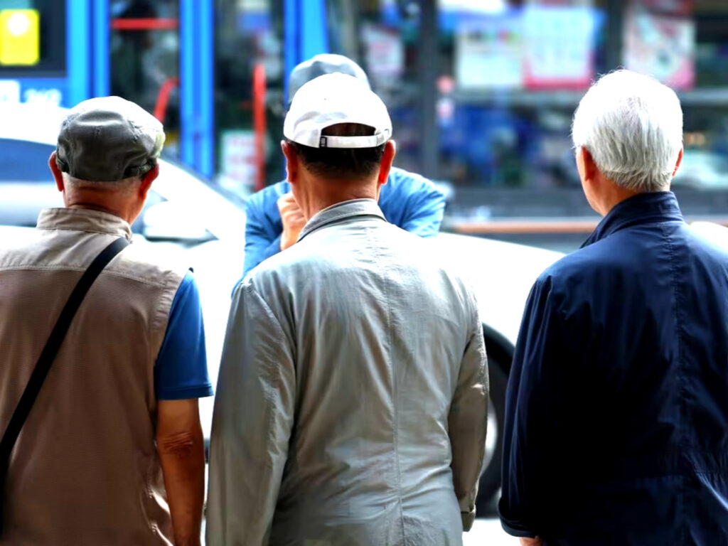 65세 정년 연장? "이대로 가다간 결국"...예상 밖 우려에 '고민' 커진다 1 정년 65세 논의 확산