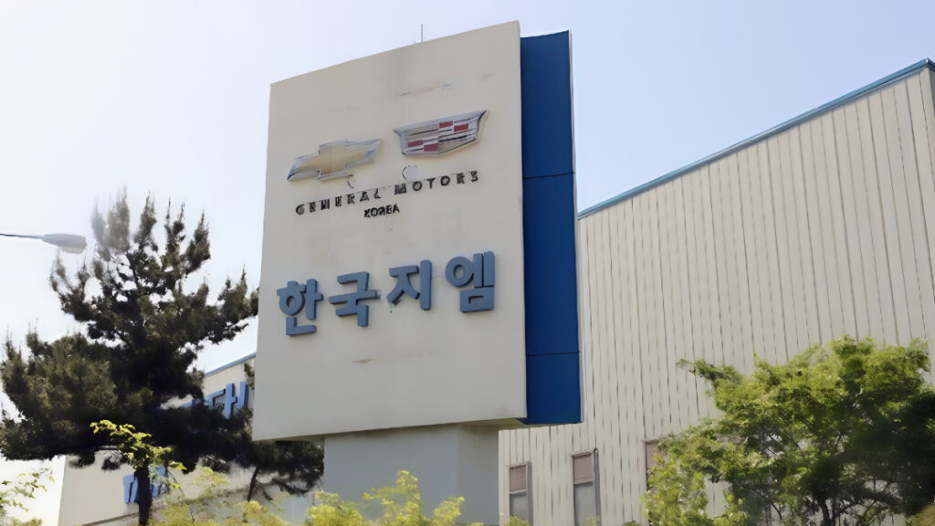판매량 32% 급감? "이대로는 못 버텨"…'비장의 무기'로 반전 노리는 GM 5 GM Korea Center and Factory Sales (5)