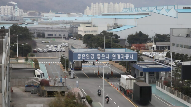 Hyundai Ulsan Plant Temporarily Closed (7)