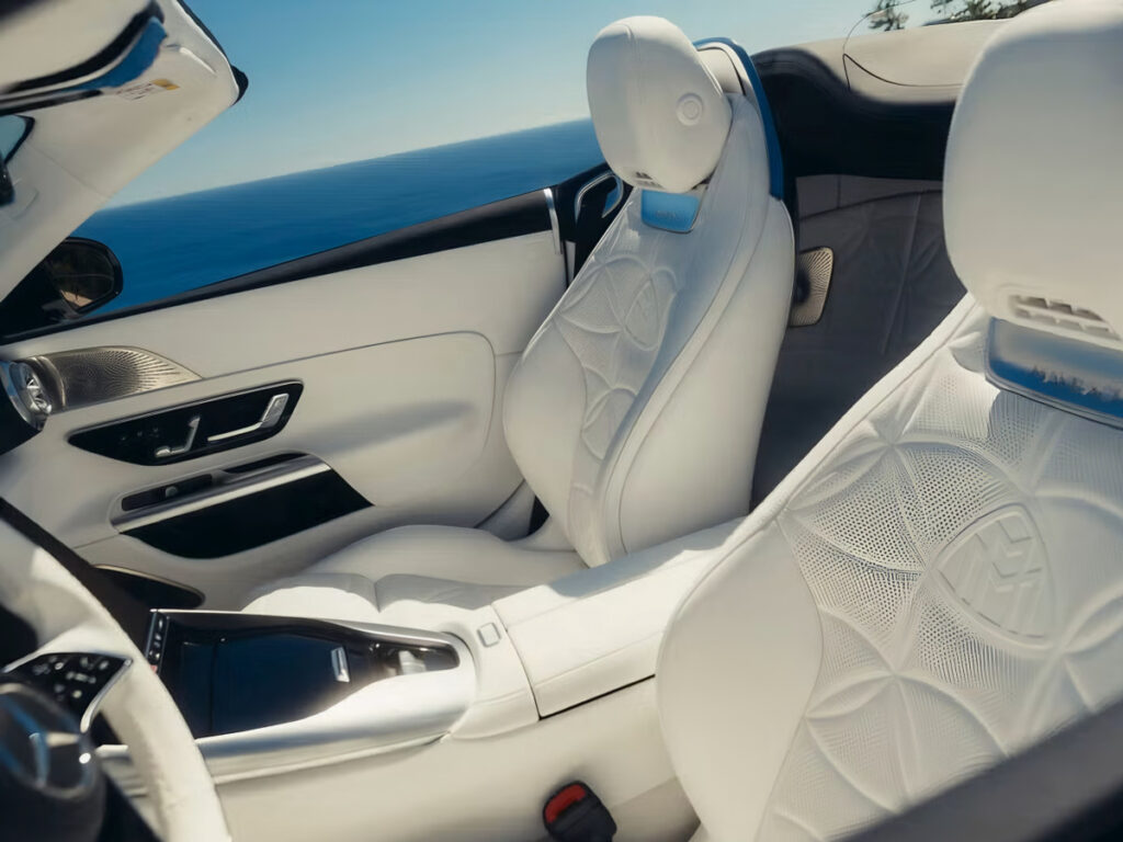 "이래서 돈 벌어야하는구나"...하반기 한국 출몰 예고한 명품 신차의 정체 3 Maybach SL 680 Monogram unveiled (3)