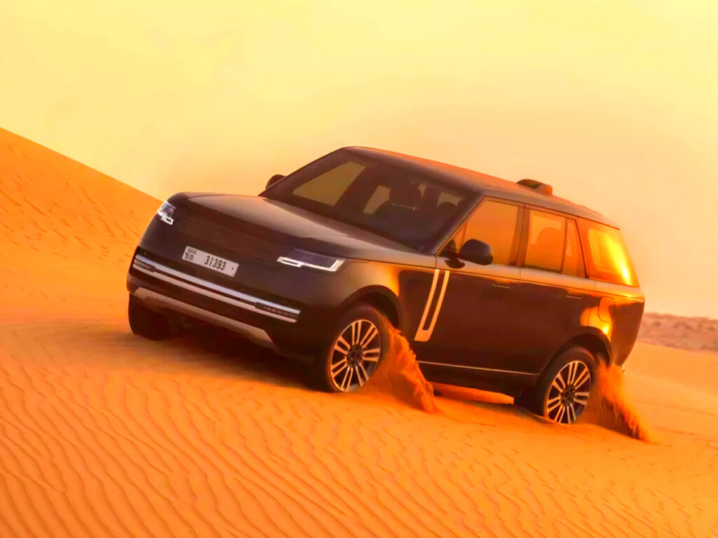 입소문 타더니 "사전예약만 4만 대 돌파"…국내 출시 소식에 경쟁사들 '식은땀' 3 Range Rover Electric specs revealed (3)