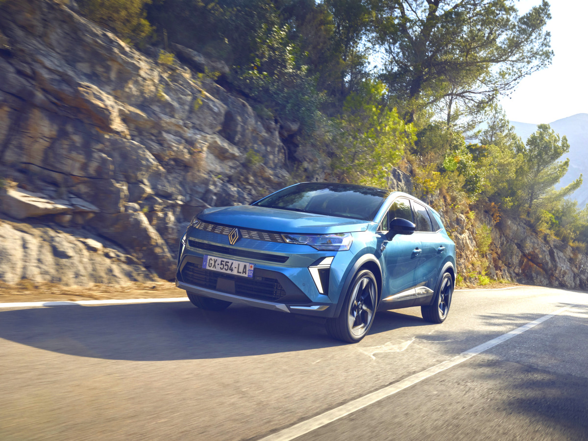 Renault E-Tech 160 Hybrid unveiled