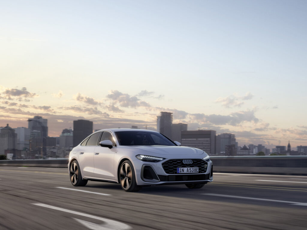 "한국서 벤츠·BMW를 이긴다고?"...아우디가 내놓은 신형 세단, 판도 뒤집나 2 The new Audi A5 (2)