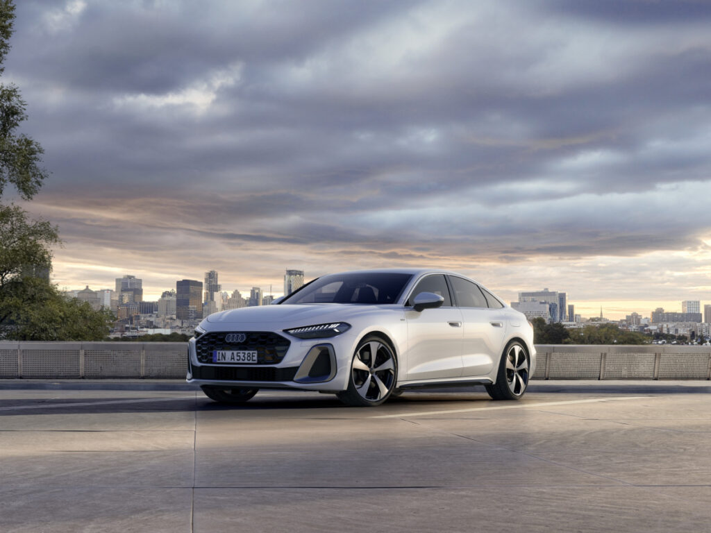 "한국서 벤츠·BMW를 이긴다고?"...아우디가 내놓은 신형 세단, 판도 뒤집나 3 The new Audi A5 (3)