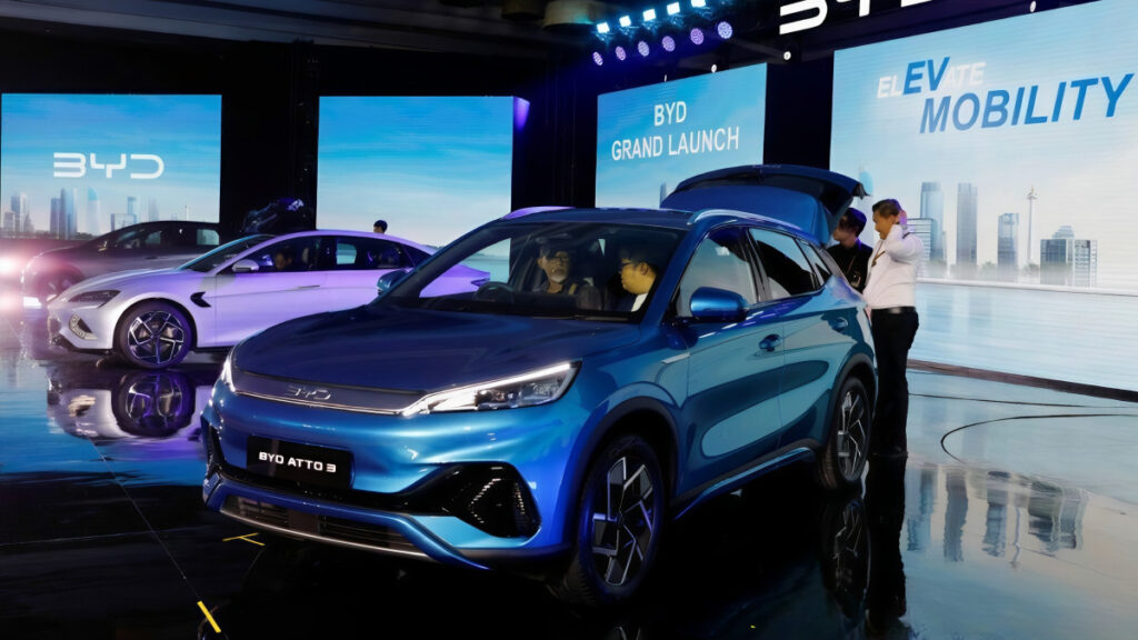 "제주도 놀러갔다가 '깜짝'"...도로에 쫙 깔린 자동차 정체가 6 BYD Jeju Island Rental Car (6)