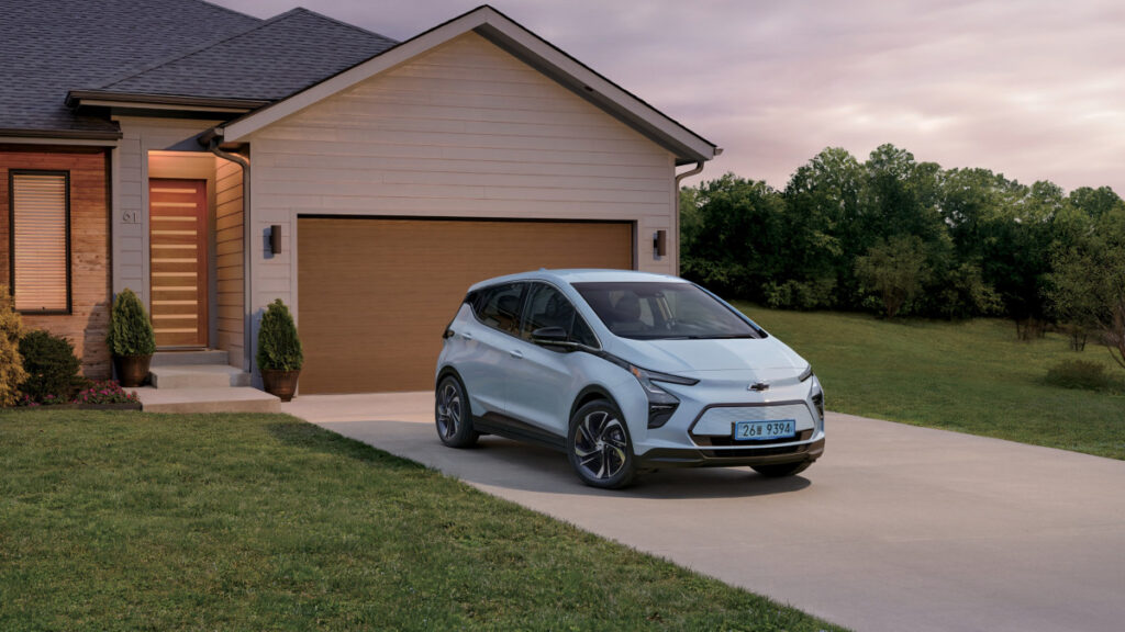 중국산 줄줄이 밀려들자 "필살기 꺼낸 쉐보레"…가성비가 '대박' 2 Chevrolet Bolt EV Launch Announcement (2)