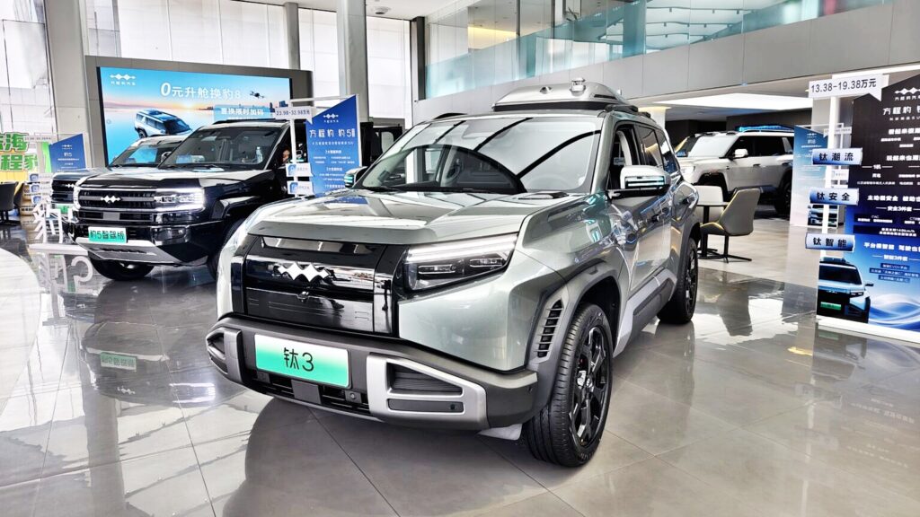 “현대차·기아 긴장해야 할 듯" …2천만원 대 SUV, 디자인에 '시선 강탈' 2 타이3