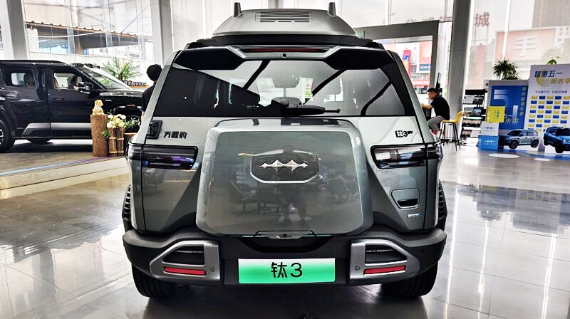 “현대차·기아 긴장해야 할 듯" …2천만원 대 SUV, 디자인에 '시선 강탈' 3 타이3