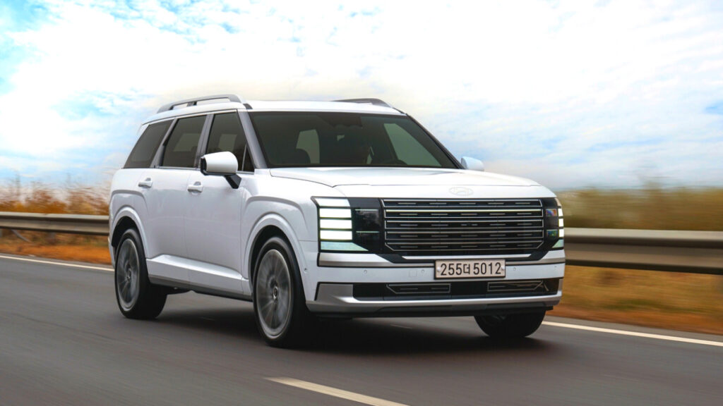 아빠들 마음 사로잡은 국산 SUV "미국發 악재도 뚫는다?"… 기대감 '들썩' 4 Hybrid SUV Hyundai Palisade (4)