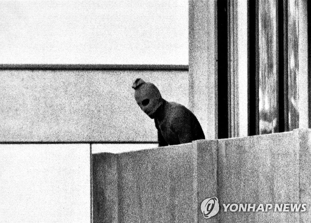 "7년 집념으로 보복 작전 수행" …장관조차 무서워서 '벌벌', 불바다 된 이란 내부 살펴보니 2 이란 공습