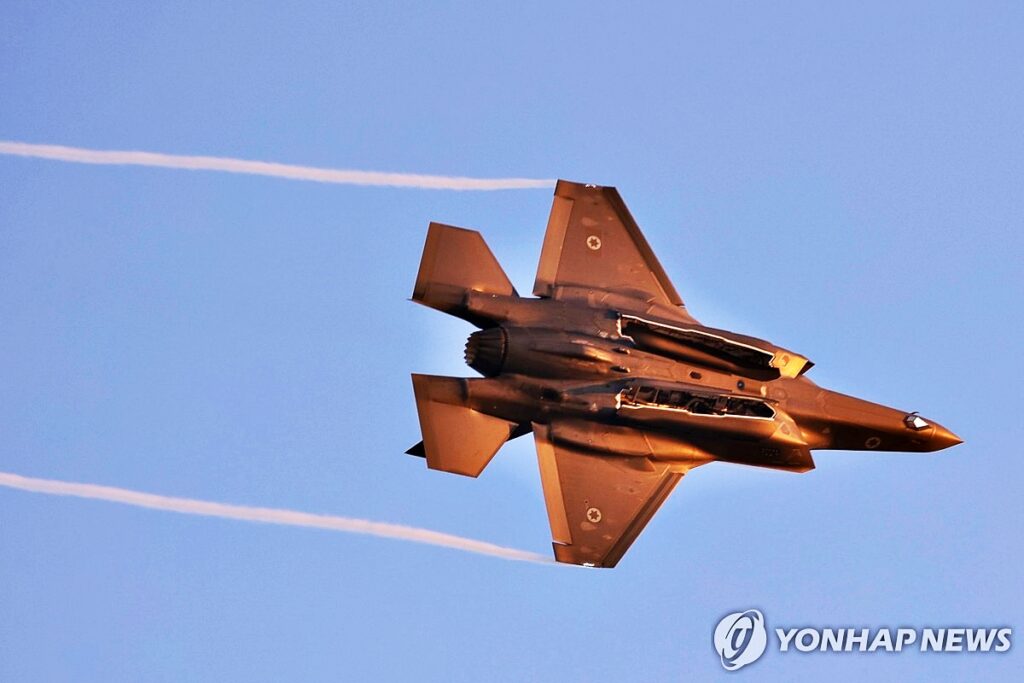 "이깟 돌멩이가 뭐길래…" 중국 말 한마디에 국제 사회 '쩔쩔', 한국도 비상? 3 F-35