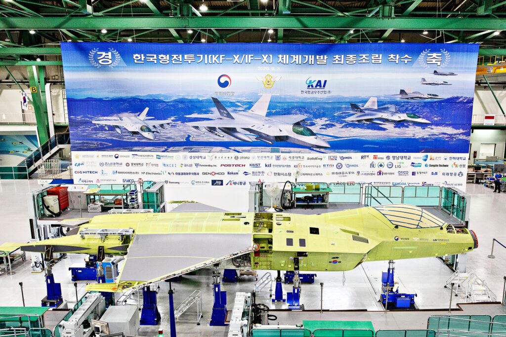 "이럴거면 진작 하지" …잘 나가던 KF-21 '반토막 날 뻔' 도대체 무슨 일? 4 KF-21