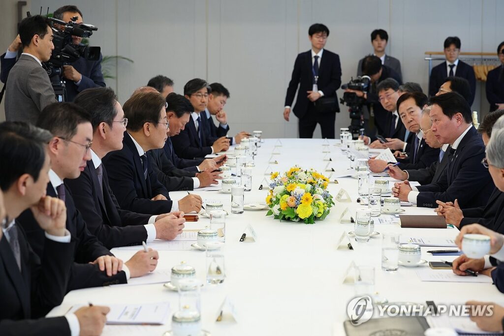 이재명 대통령의 파격 행보 "2주도 채 안됐는데"…대기업 회장님들도 '활짝' 2 이재명