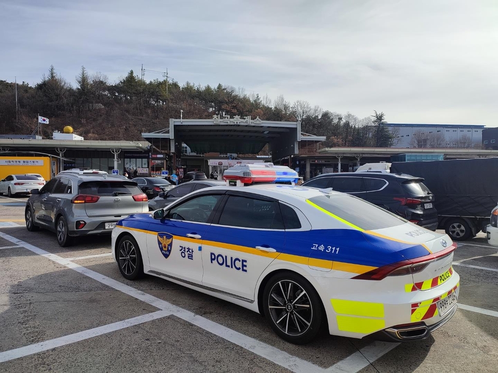 "세금으로 이런 걸 샀다고?"…500억 들인 이것, "10일째 꼼짝 안 해" 4 신형 순찰차 깡통 논란
