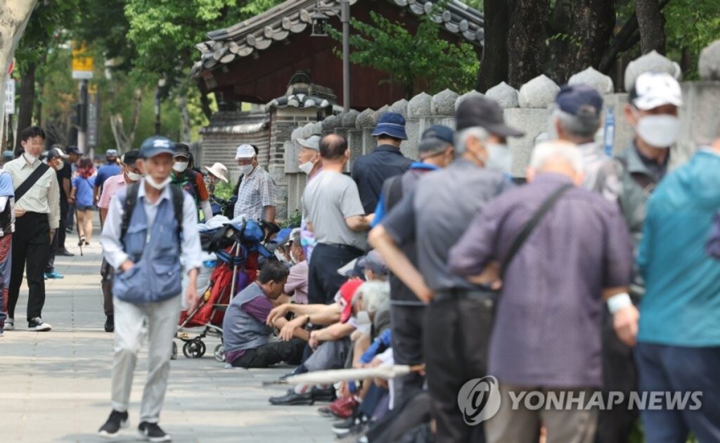 "노인분들 좋겠네"…48% 당선 확실 이재명, 노인 정책 봤더니 '세상에나' 4 이재명