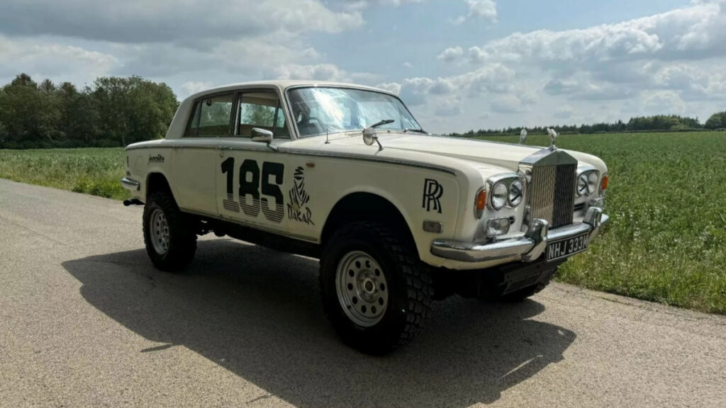 분명 롤스로이스 맞는데 "가격이 3천만 원대?"…충격적인 상황에 어안이 '벙벙' 3 Rolls-Royce pickup truck (3)