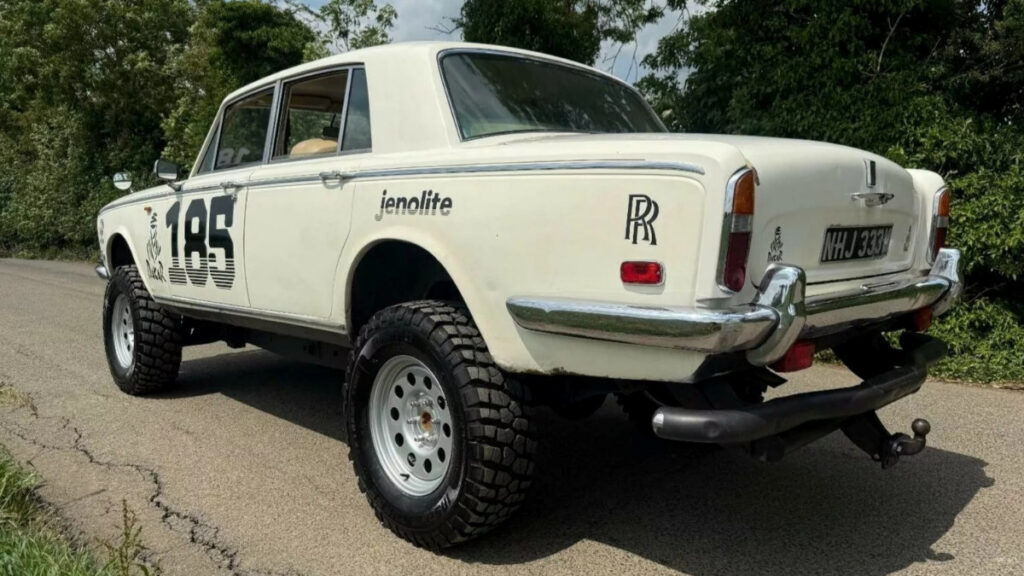 분명 롤스로이스 맞는데 "가격이 3천만 원대?"…충격적인 상황에 어안이 '벙벙' 5 Rolls-Royce pickup truck (5)