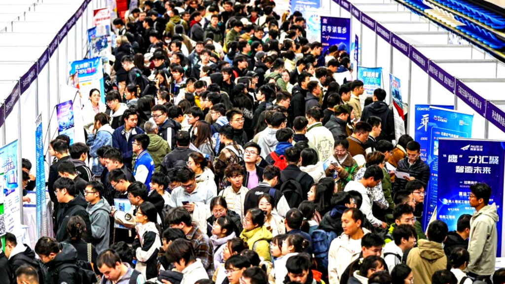 무려 1,222만 명? "우리 자리 다 뺏긴다"…쏟아져 나온단 소식에 한국도 '비상' 1 중국 취업난 심각