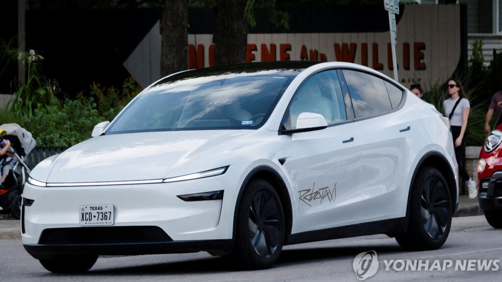 "뚜껑 열자마자 난리났다"…10년 준비한 테슬라 로보택시 '충격적 현실' 7 Tesla Robotaxi Starts Operation (7)