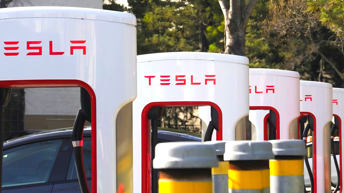 Tesla Robotaxi Starts Operation