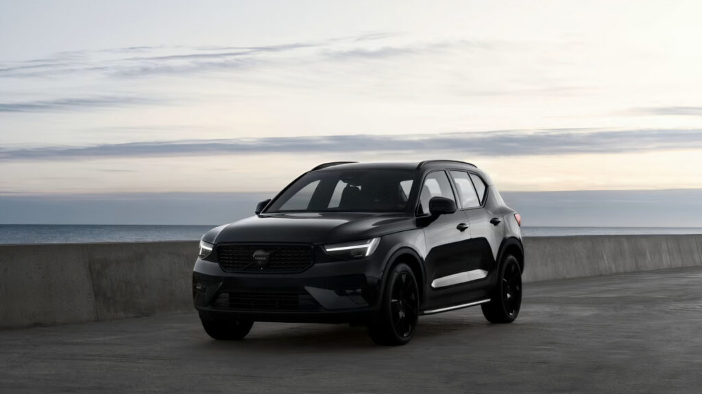 눈 깜빡할 새 사라지더니 "결국 또 완판 기록"…이번이 벌써 4번째라는 '수입 SUV' 2 Volvo XC40 Black Edition Sold Out (2)