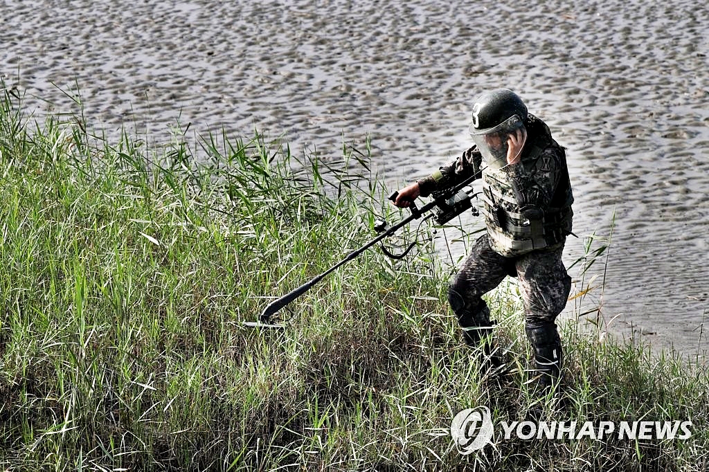 물놀이 즐기러 갔다가 "순식간에 '펑'"...일반인들 '속수무책' 비극 막으려면 4 목함 지뢰