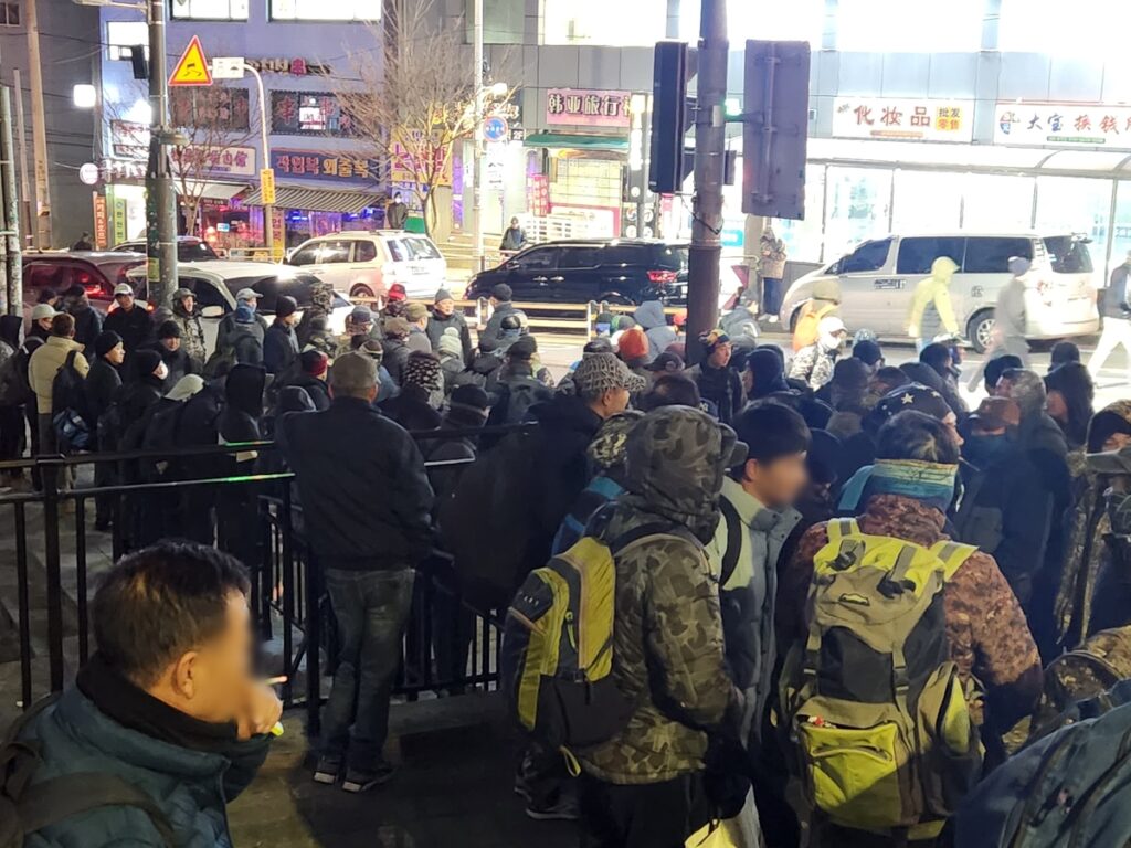 "여기가 한국 맞나요?" 정부 총출동해서 뒤집어보니…37만명 '우수수' 덜미 4 불법체류 외국인 적발