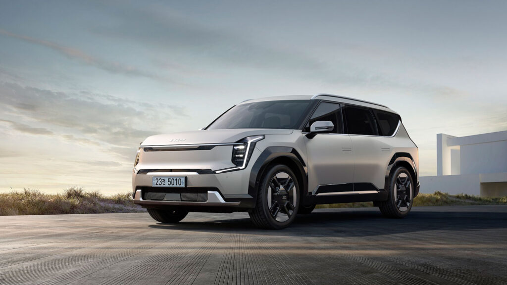이 가격 실화?…"최고급 요트" 쏙 닮은 SUV, 국내차보다 '천만원 저렴해' 5 Li Auto i8 출시