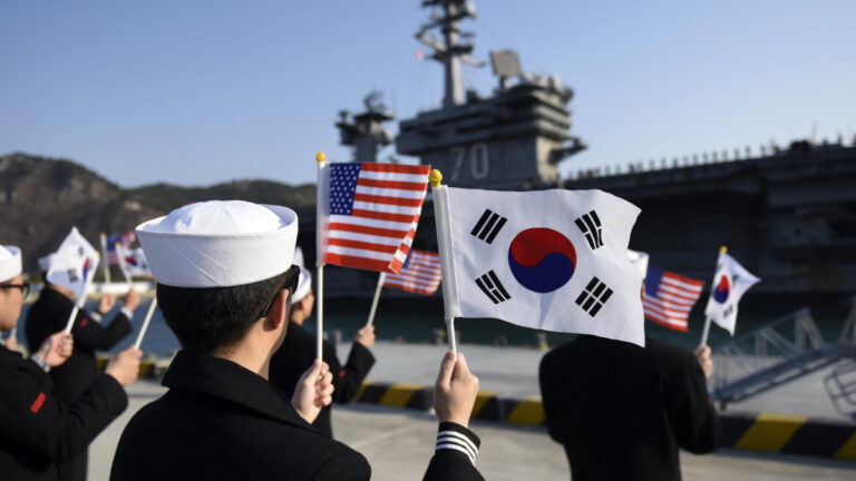 USS 칼빈슨함 환영식