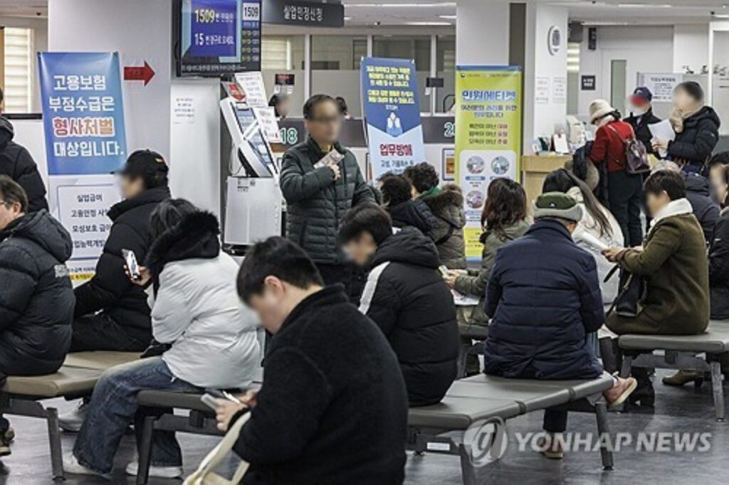 "30년 만의 대변혁"...월 80만원으로 싹 바뀐다는데, 놀라운 반응 3 고용보험