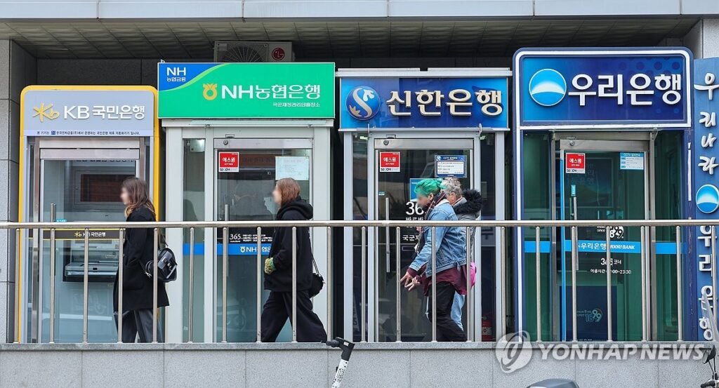 "이게 정말 가능한 일인가요?"...'113만 명' 빚에서 벗어난다는데, 무슨 일? 2 배드뱅크