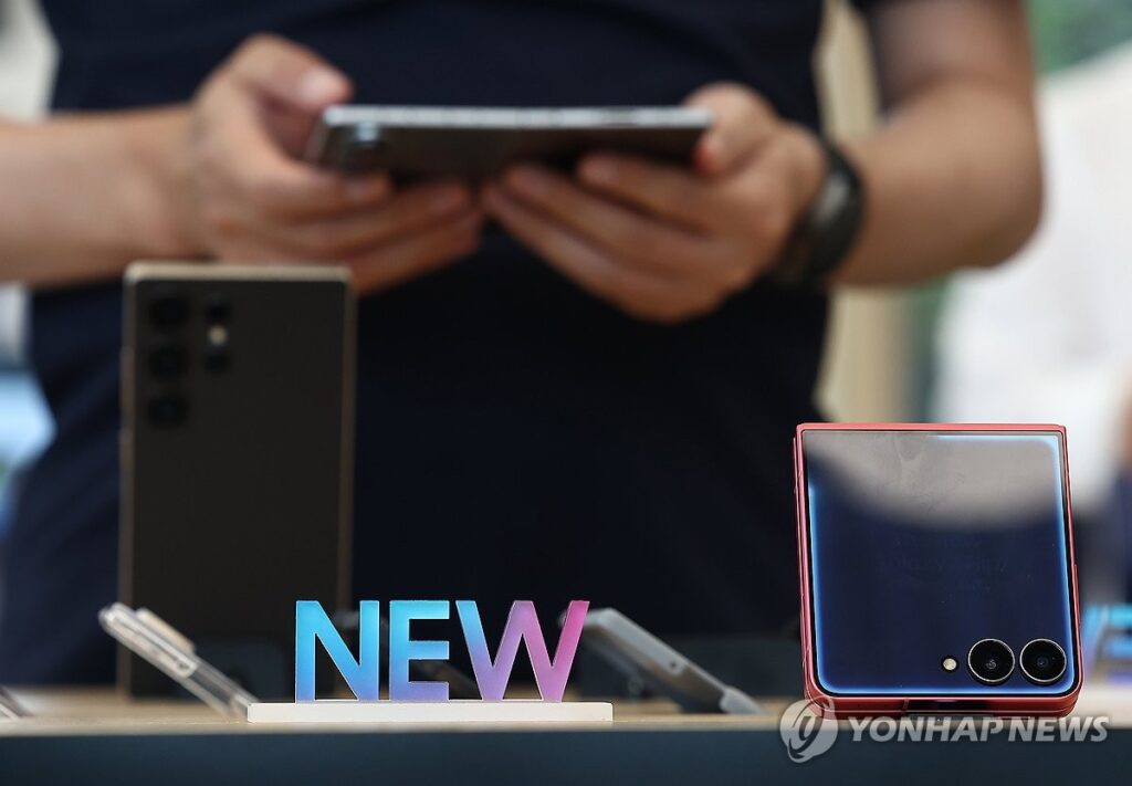 "갤럭시 출시 코앞인데", "왜 하필 이 타이밍에"…10년 만의 변화에 삼성 '초비상' 4 아이폰 교통카드 지원