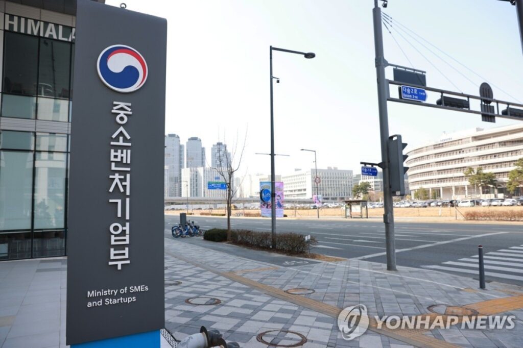 100만 폐업 '초유의 사태'…결국 "마지막 구원의 손길" 내밀었다 3 소상공인