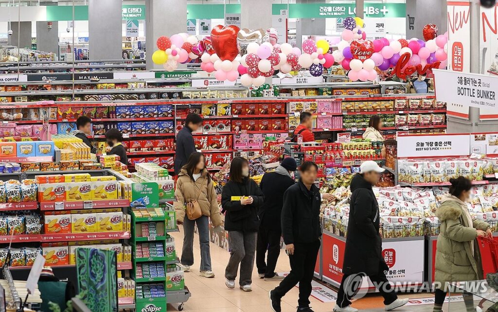"이게 진짜 민생지원이지", "여보, 카트 가져와"…정부의 '통 큰 결단'에 서민들 '활짝' 2 여름 할인 공세