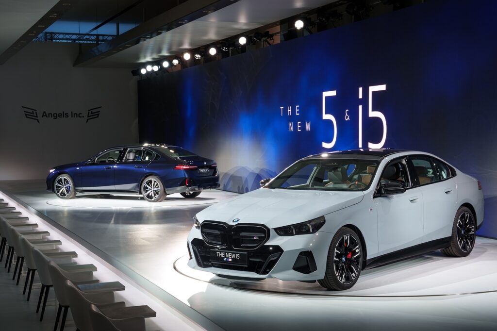 "껍데기만 바꿔 파는 상황?"…벤츠 오너들 예상치 못한 소식에 '이럴 수가' 4 벤츠 BMW 엔진 공유