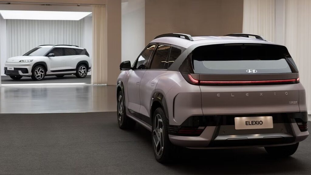 "한 번에 700km?"…중국산 배터리 달고 나온 현대차, 정체 보니 '발칵' 4 현대자동차 전기 SUV EO