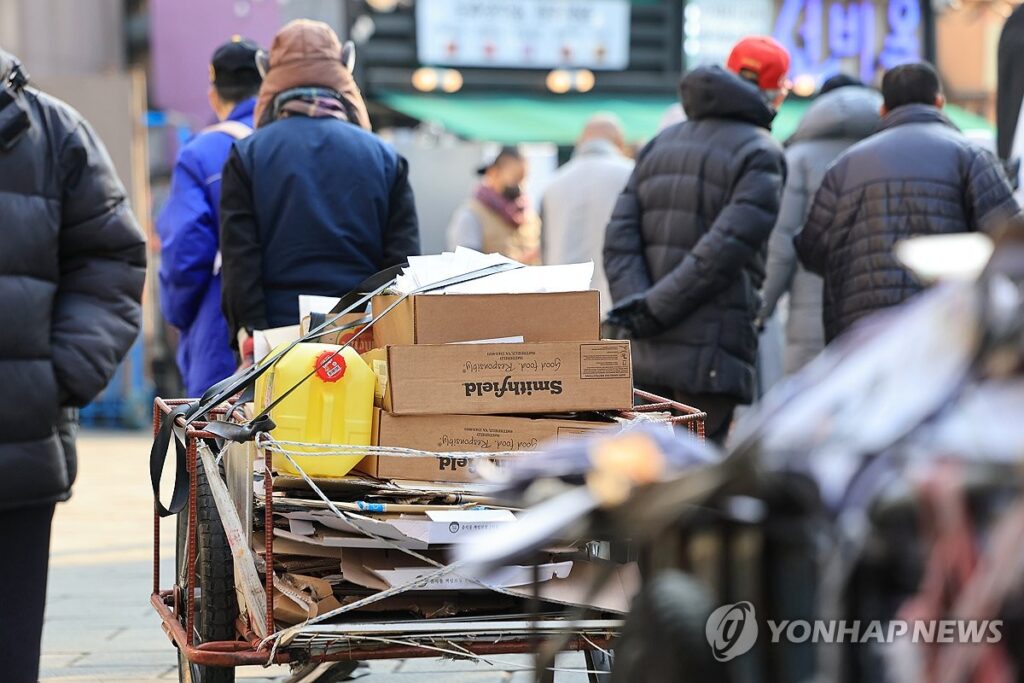 "그 나이에 은퇴하라고요?"… 수십 년 이어진 기준, '드디어' 뒤집힌다 3 정년