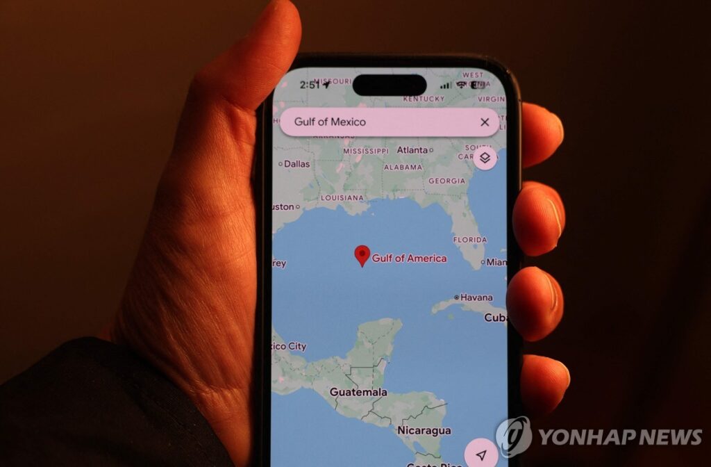 청와대 개방 후폭풍? "결국 터질게 터졌다"…진땀 흘리는 정부, 무슨 일? 4 구글