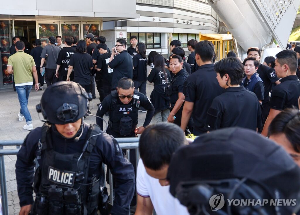 "이게 정말 한국이 맞나요?", "요즘 들어 왜 자꾸"... 불안 떠는 국민들 '발 동동' 4 협박