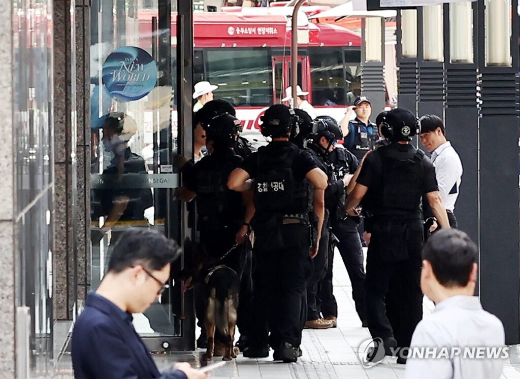 "이게 정말 한국이 맞나요?", "요즘 들어 왜 자꾸"... 불안 떠는 국민들 '발 동동' 2 협박