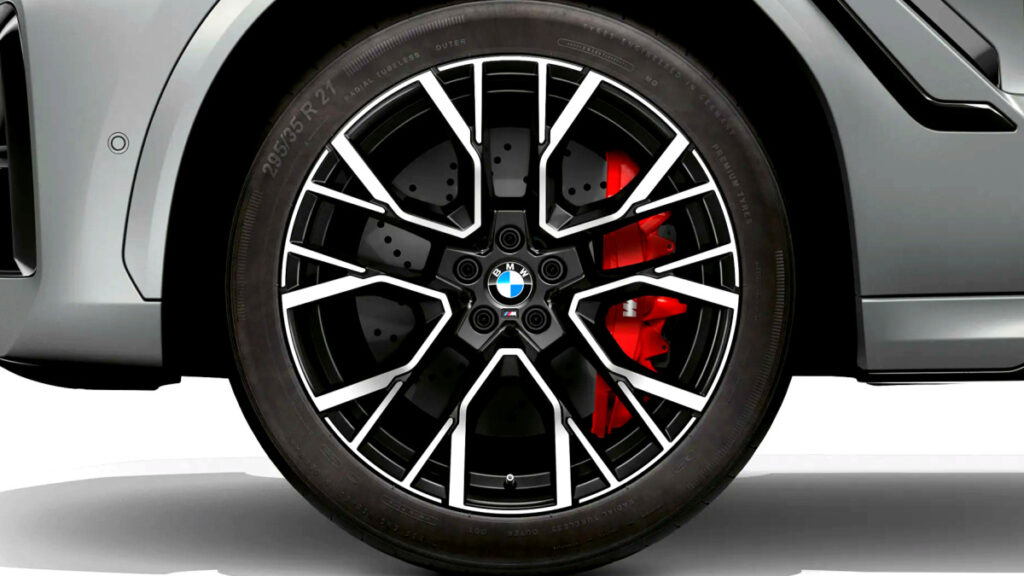 2억 짜리 차인데 "이대로 되나?"…BMW 파격 승부수, 업계 '술렁' 1 BMW X6 M 컴페티션