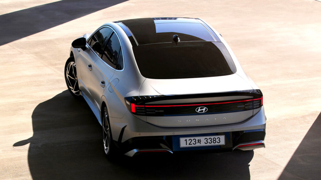 "이 구성에 이 가격?"…쏘나타 '가성비 갑' 트림 등장에 소비자들 지갑 '활짝' 4 2026 쏘나타 디 엣지