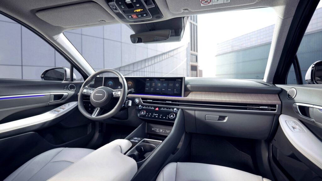 "이 구성에 이 가격?"…쏘나타 '가성비 갑' 트림 등장에 소비자들 지갑 '활짝' 1 2026 쏘나타 디 엣지