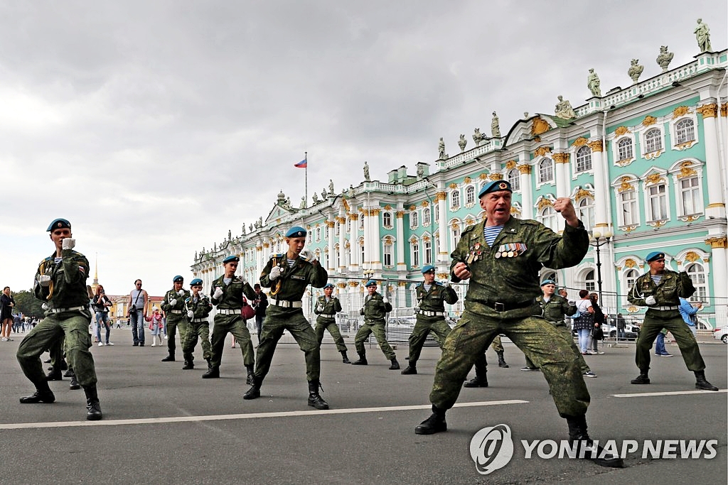 대만 침공 준비하던 중국, "이런 '검은 거래'까지?" …해커들이 빼낸 자료 봤더니 '세상에나' 3 중국 인민해방군