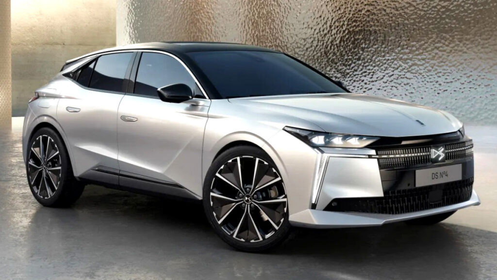 "제네시스 시대 끝났나"…독주 막아설 신차 '줄줄이' 예고되자, '기대감 폭발' 2 DS 제네시스 경쟁