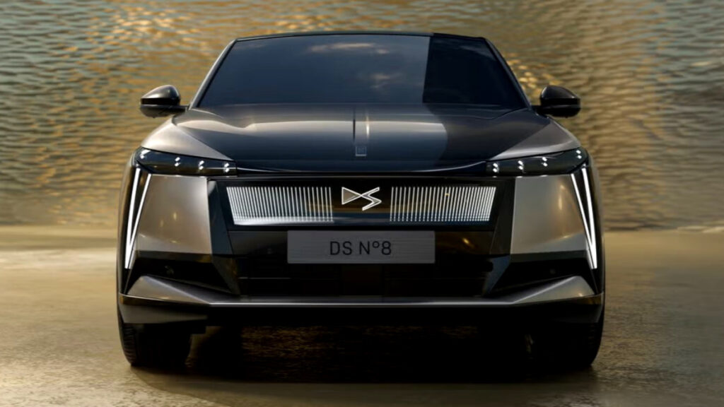 "제네시스 시대 끝났나"…독주 막아설 신차 '줄줄이' 예고되자, '기대감 폭발' 3 DS 제네시스 경쟁