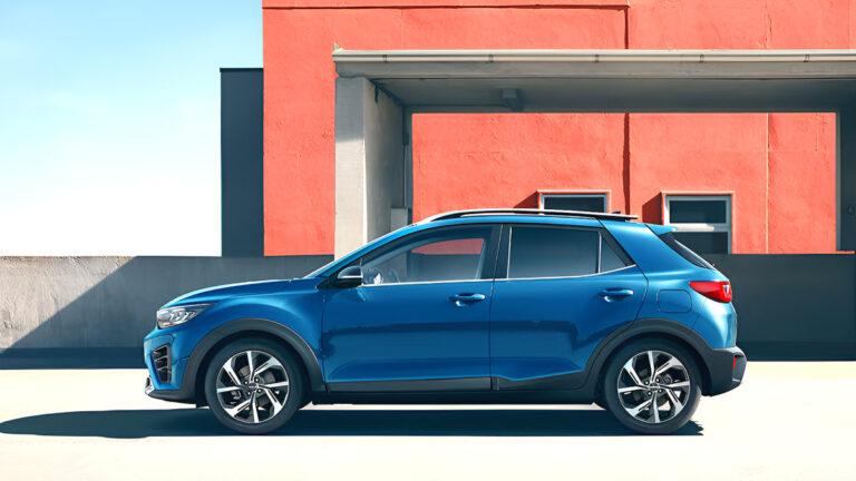 기아 소형 SUV 스토닉 신형 공개