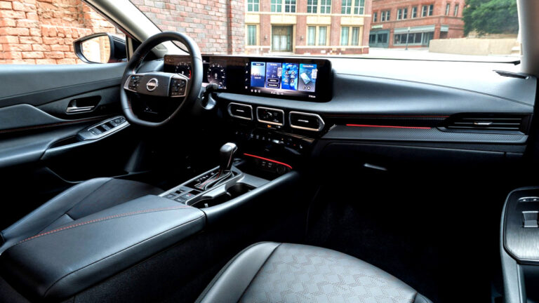 닛산 센트라 신형 공개