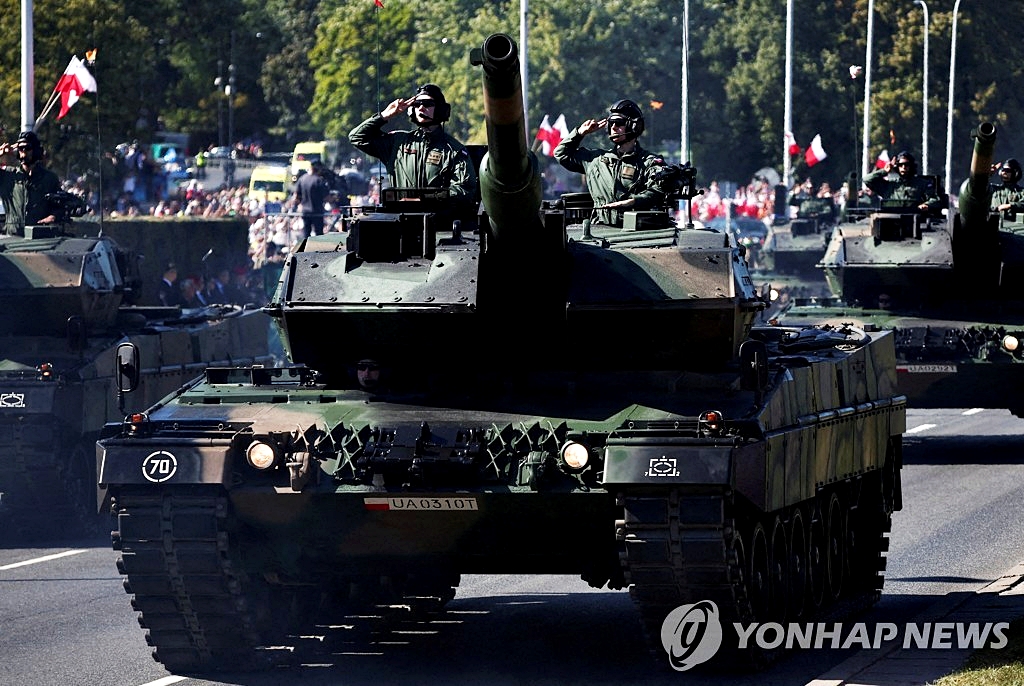 600만 명 희생되었는데 "전투기로 퉁치자?" …70년간 묻어둔 천문학적 배상금에 '화들짝' 5 제2차 세계대전