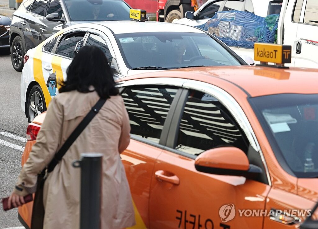 "퇴직 후 이것만 믿었는데"…심상치 않은 움직임에 40·50대 가장들 '발 동동' 3 택시 기사 생계 흔들